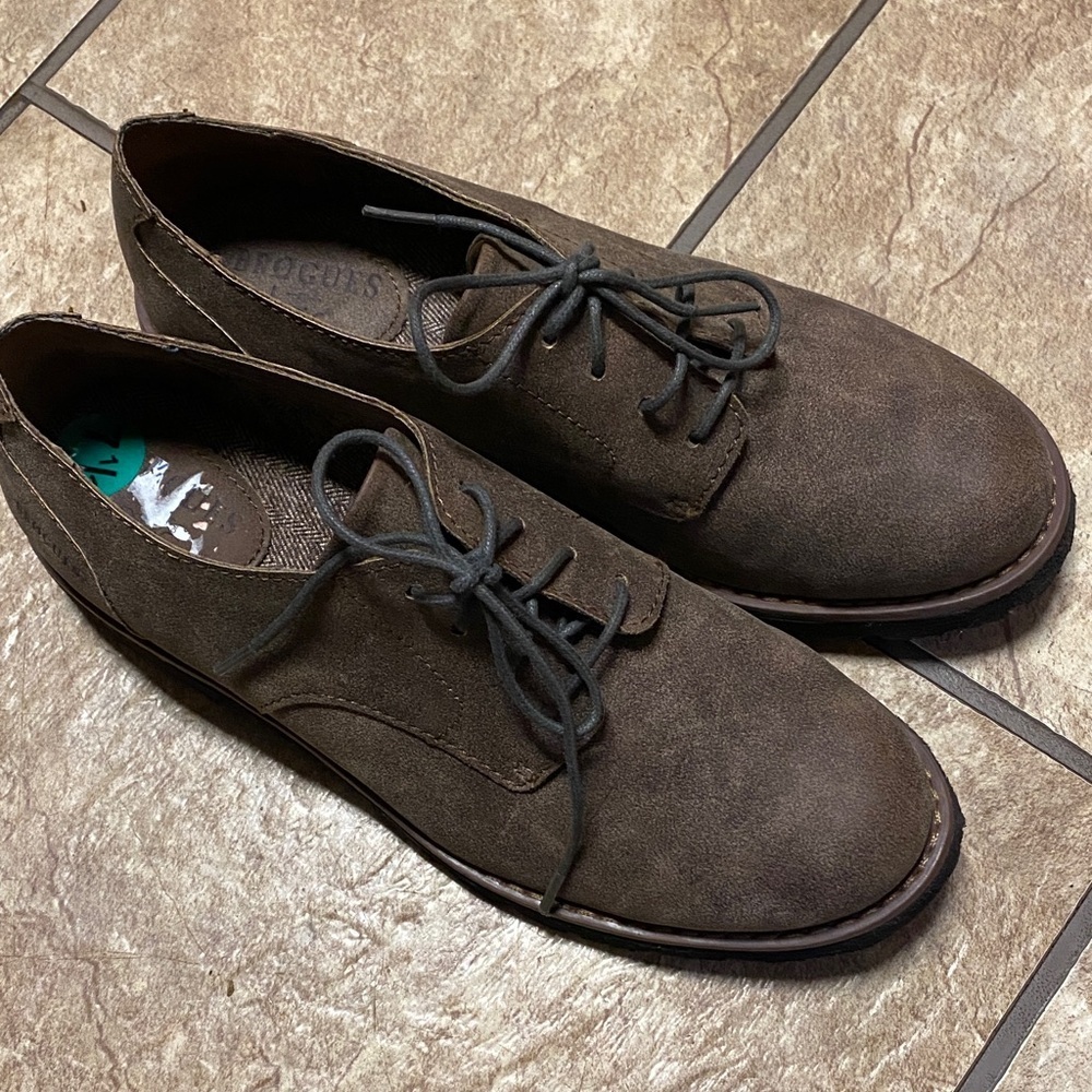 Brogues by b.o.c. Women’s  Faux Suede Brown Oxfords 7.5